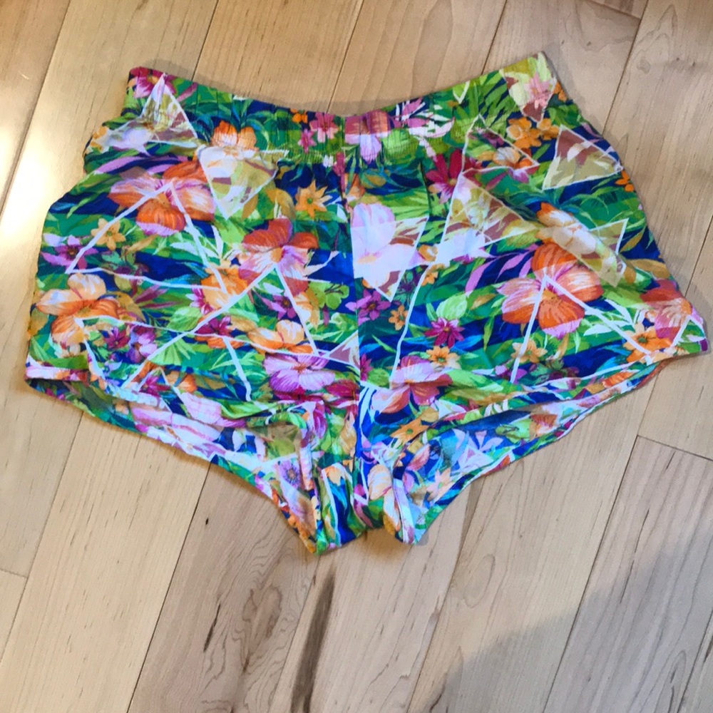 Decree floral shorts